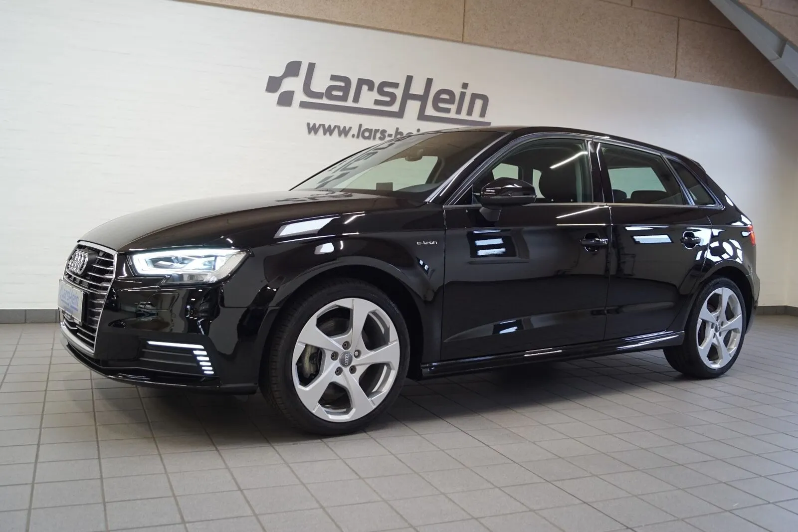 Audi A3 1,4 e-tron Sportback S-tr. 5d Image 2