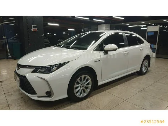 Toyota Corolla 1.8 Hybrid Dream Image 3